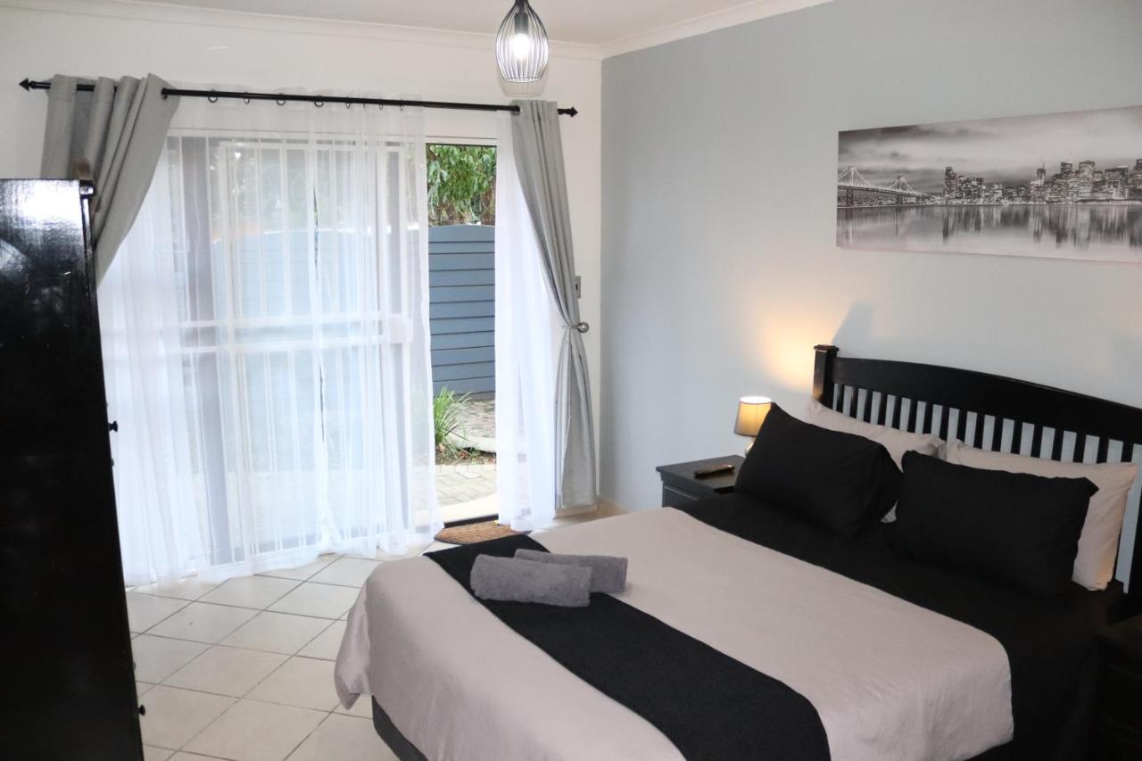 Stay At Home Airport Lodge Kempton Park Extérieur photo