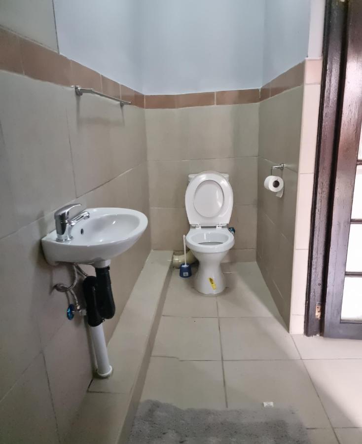Stay At Home Airport Lodge Kempton Park Extérieur photo