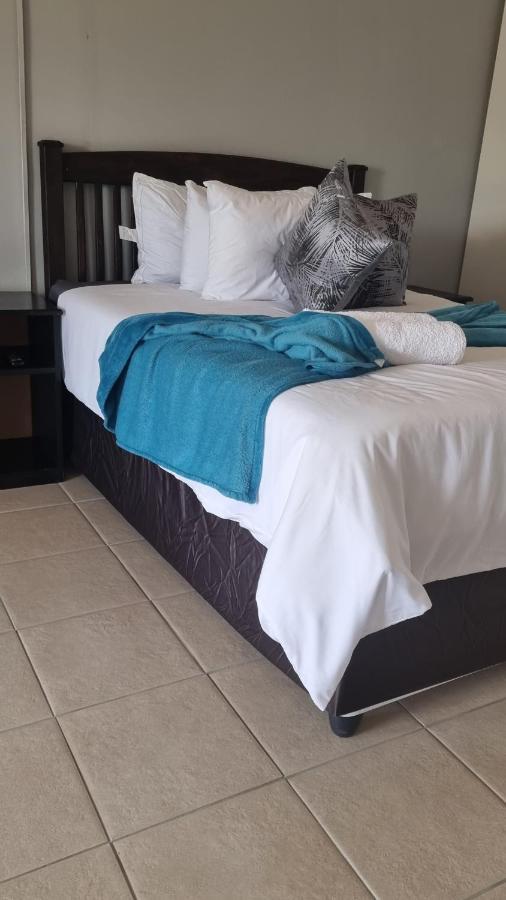 Stay At Home Airport Lodge Kempton Park Extérieur photo