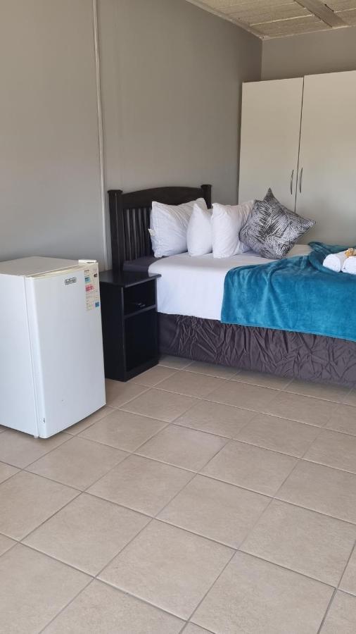 Stay At Home Airport Lodge Kempton Park Extérieur photo