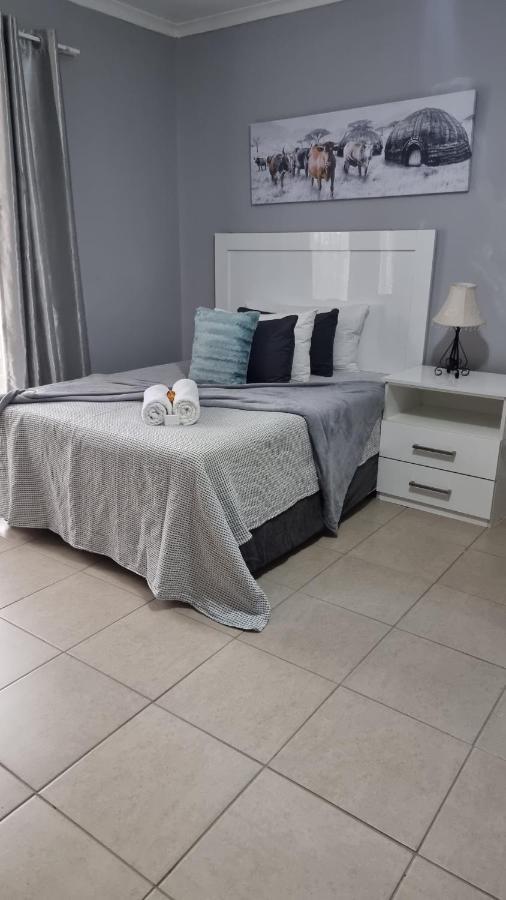 Stay At Home Airport Lodge Kempton Park Extérieur photo