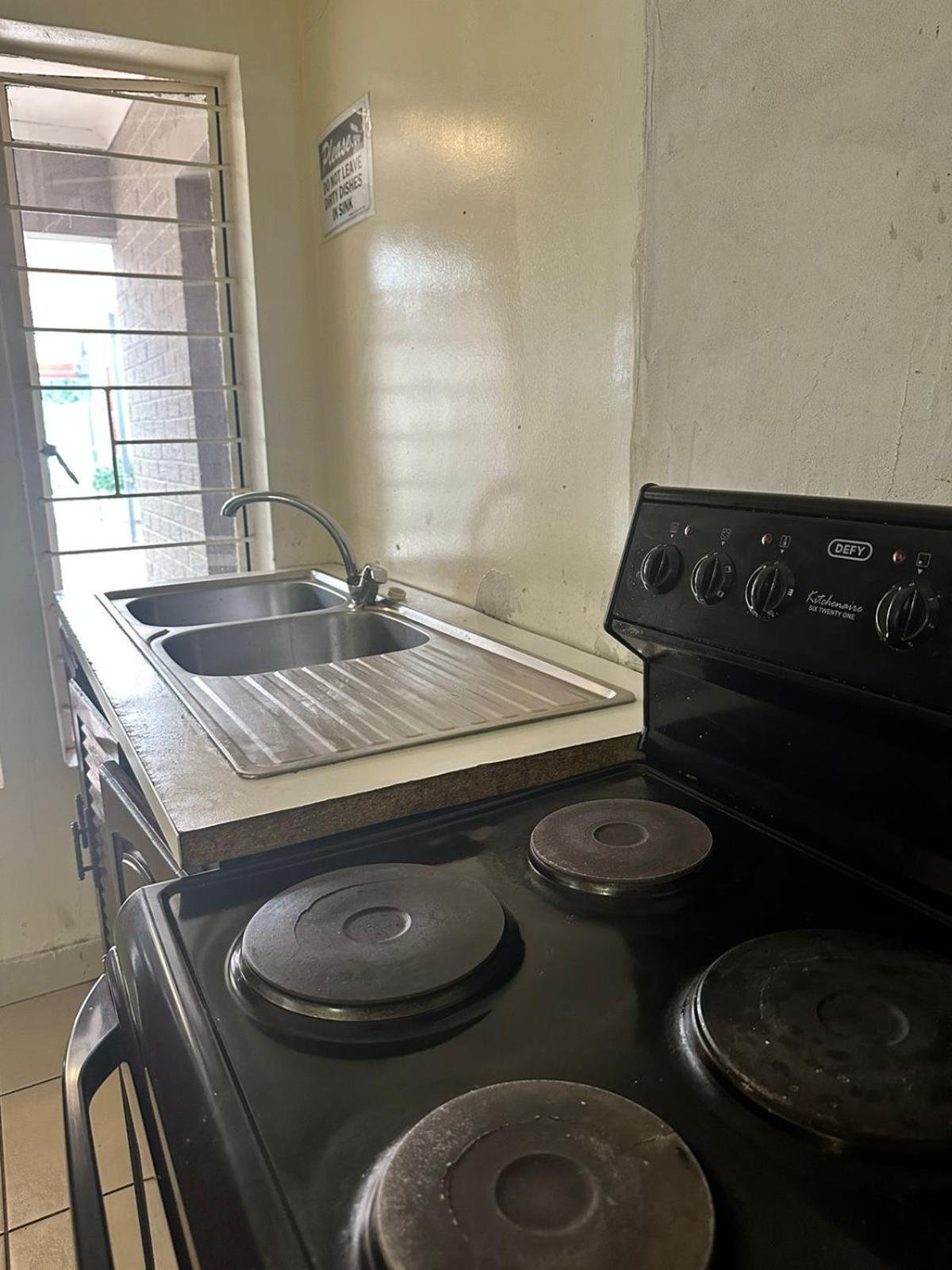 Stay At Home Airport Lodge Kempton Park Extérieur photo