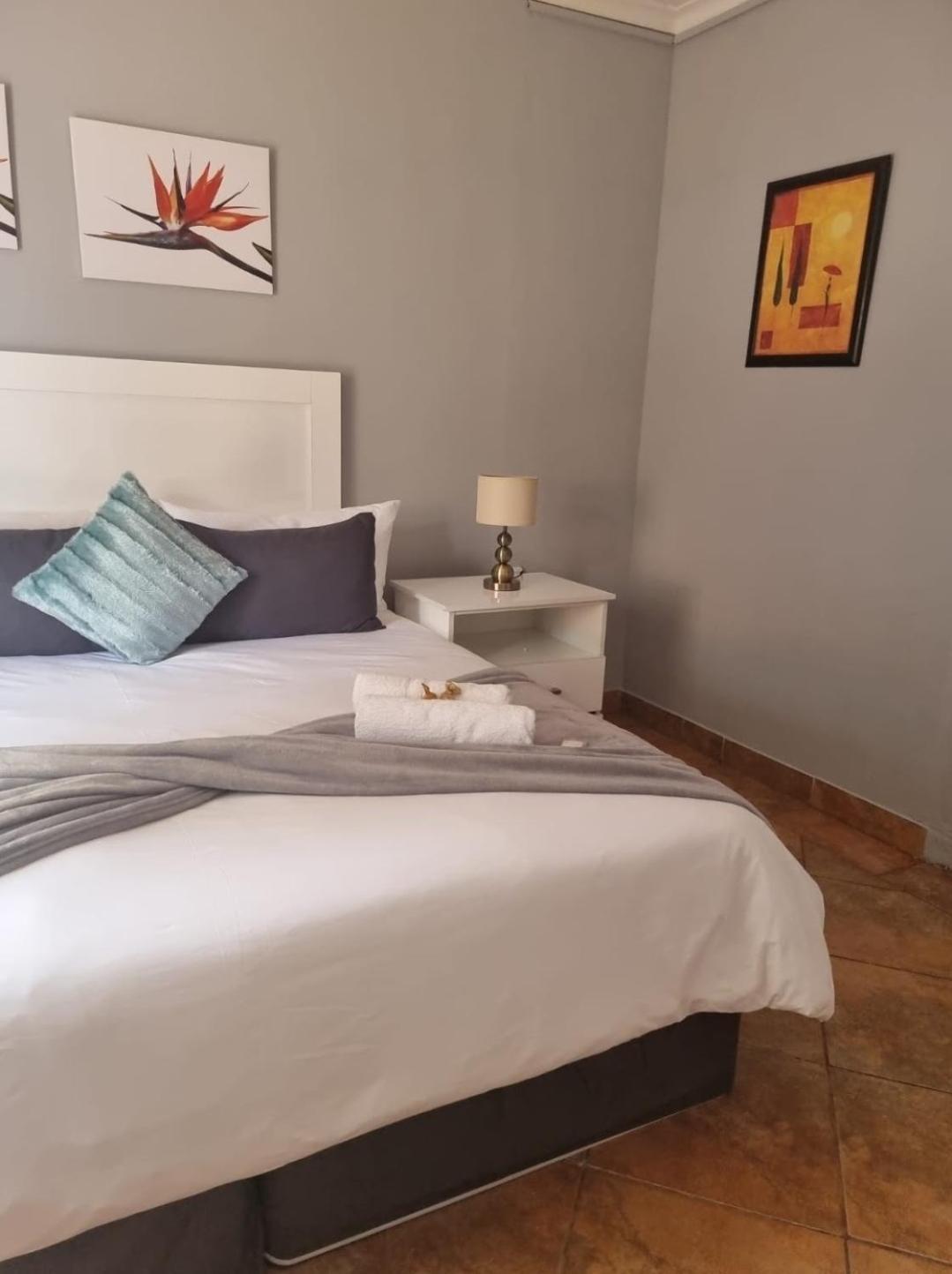 Stay At Home Airport Lodge Kempton Park Extérieur photo